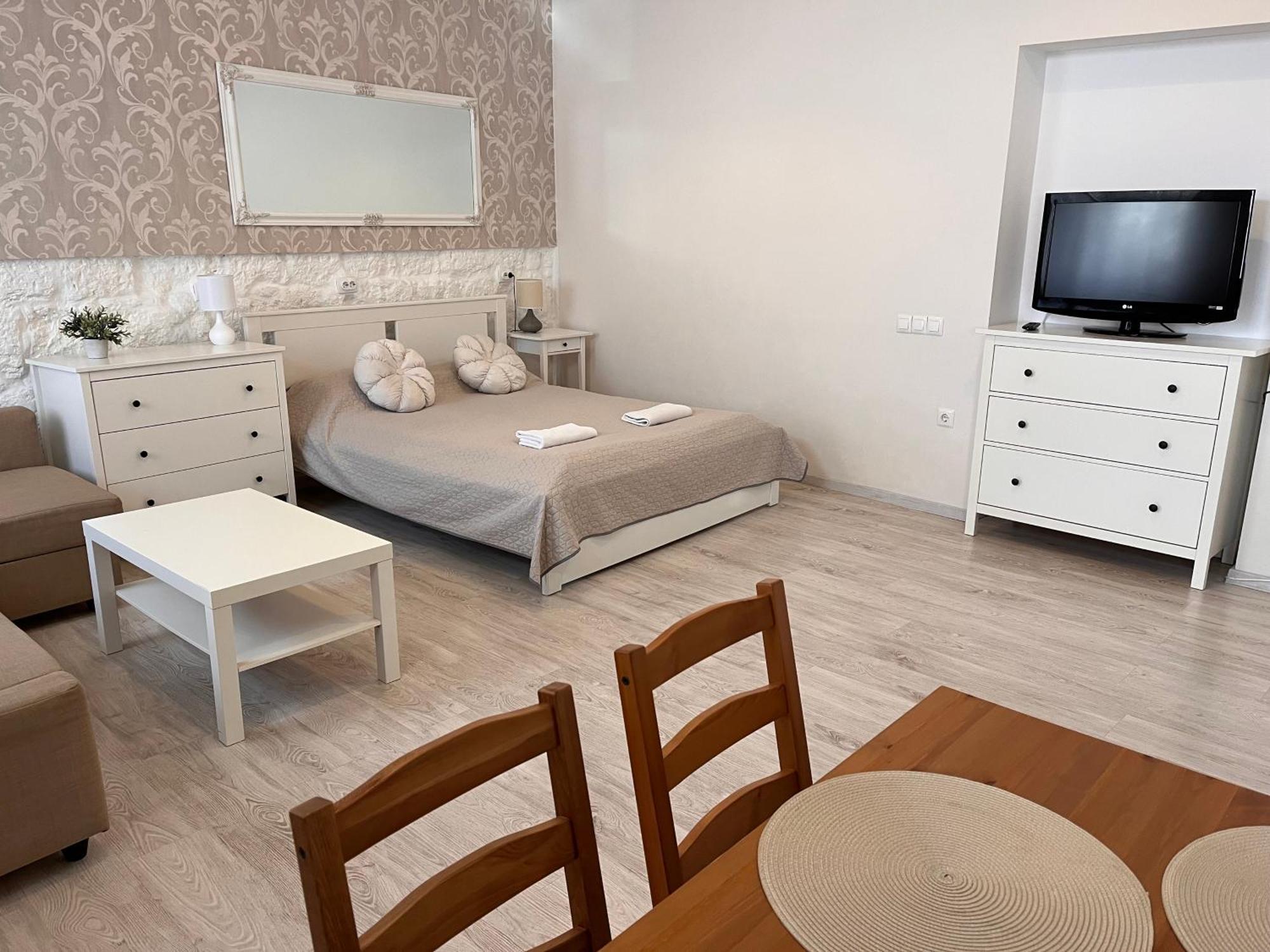 Pacsirta Apartmanház Eger Exterior foto